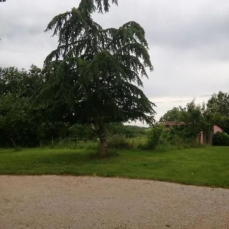 Holiday home Les Houradets Monbardon